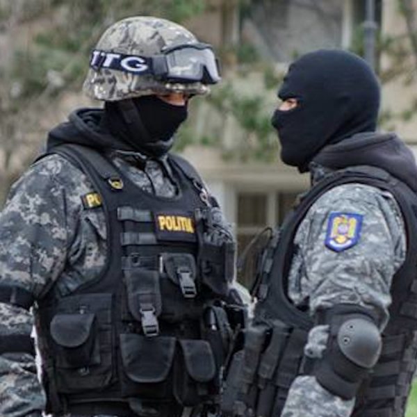 Femeie de 37 de ani, suspectată de două furturi și o tentativă de tâlhărie la Tecuci