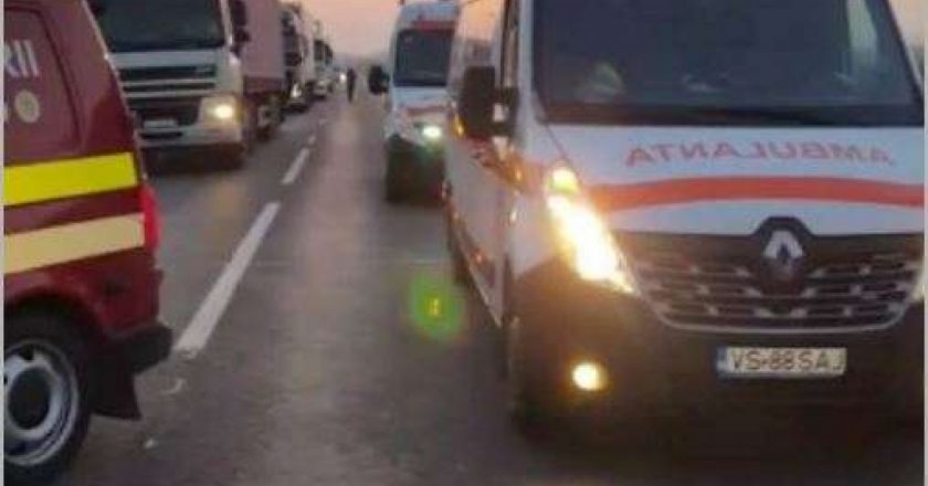 Trei persoane au fost rănite în urma unui incident rutier pe E581. Victimele au fost transportate la spital