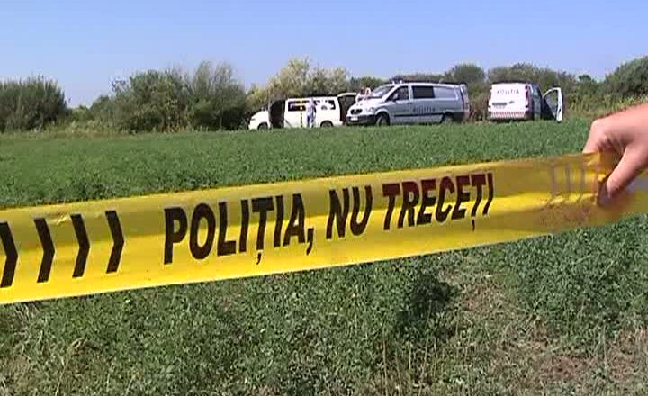 Tragedie într-o comună gălățeană. Un bebeluș de 18 luni a fost strivit de o mașină sub ochii părinților