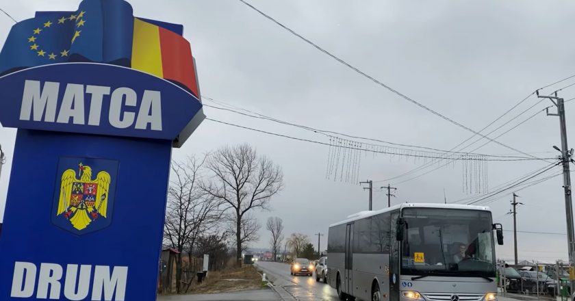 Două autocare noi achiziționate de Primăria Matca pentru elevi