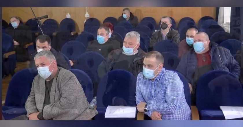 Tecuciul nici acum nu are buget. Aleșii se ceartă pe Facebook