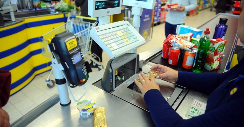 Curs gratuit de lucrător comercial pentru tinerii din comuna Matca