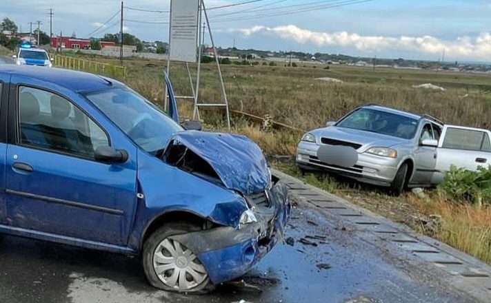 Accident produs din cauza neacordării de prioritate, la piața Cernicari