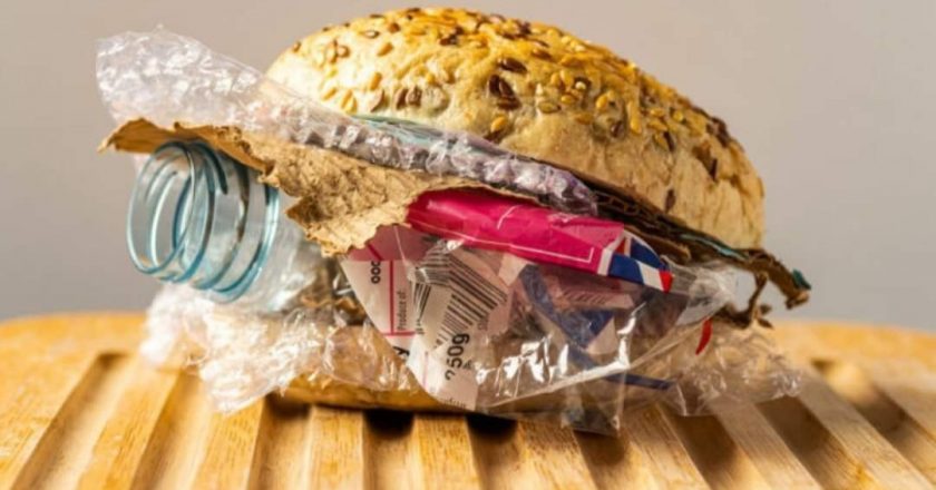 Microplastic descoperit în lapte, carne de vită și de porc