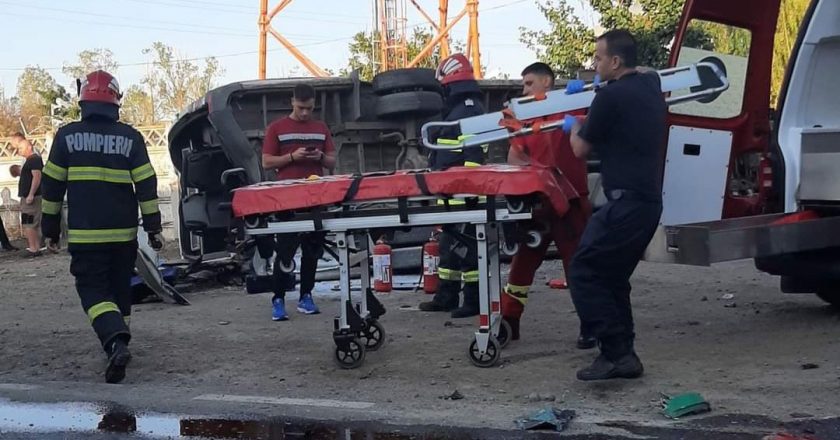 15 persoane au fost rănite în urma unui accident rutier, în județul Galați