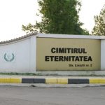 Primăria Tecuci plătește peste 315.000 de lei pe borduri și pavele la Cimitir
