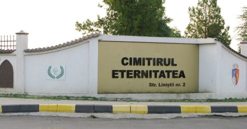 Primăria Tecuci plătește peste 315.000 de lei pe borduri și pavele la Cimitir