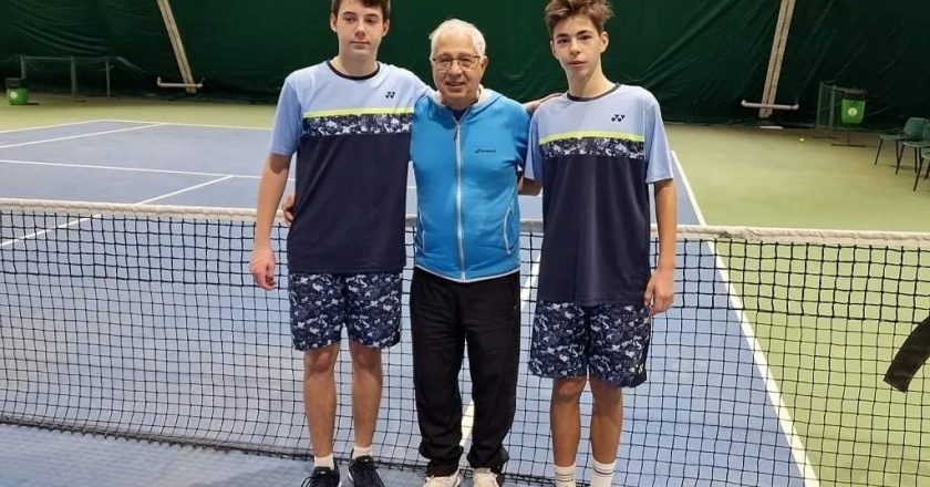 Un tânăr tecucean s-a clasat pe podium la Campionatul Național de Iarnă la tenis<br><br>