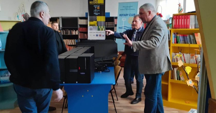 FOTO. 14 calculatoare au fost donate către Colegiul Național „Calistrat Hogaș” din Tecuci