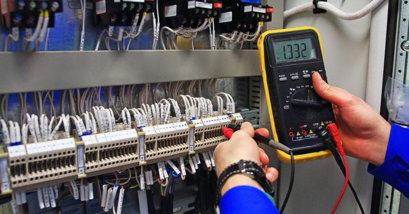 Compania Națională de Cai Ferate (CFR) – filiala Tecuci angajează electricieni