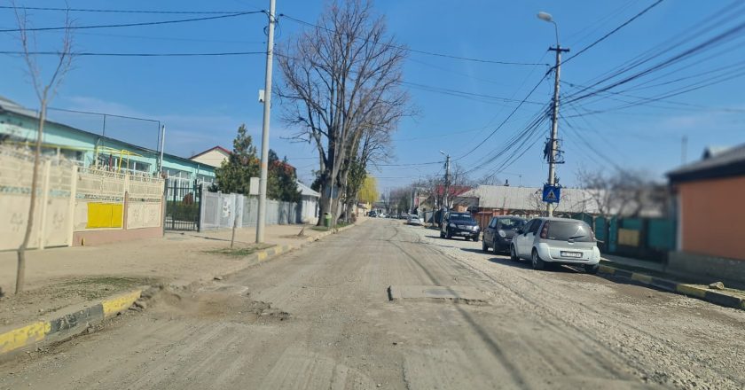 FOTO. În Tecuci se asfaltează doar pe facebook, în realitate, mai așteptăm