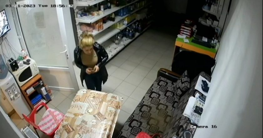 Jaf în toată regula la Barcea. O tânără a furat o sumă mare de bani dintr-un magazin