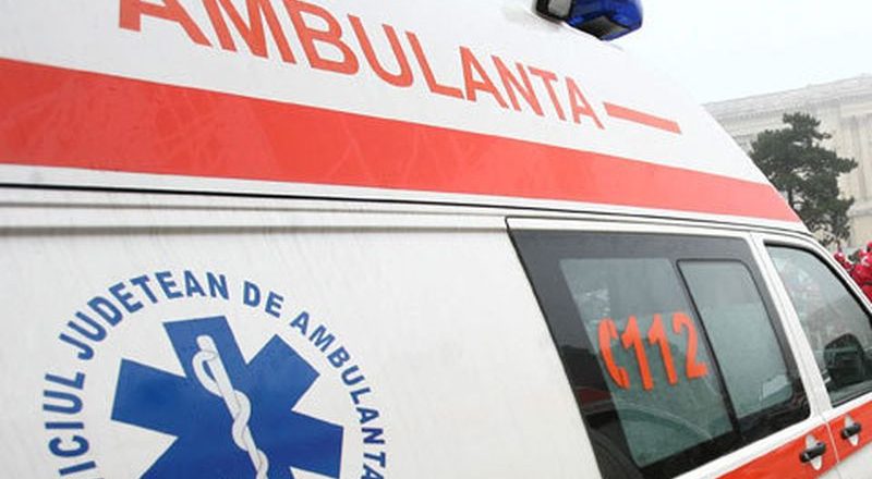 Accident în Joia Mare la Tecuci. O fetiță de un  an și o femeie au fost rănite