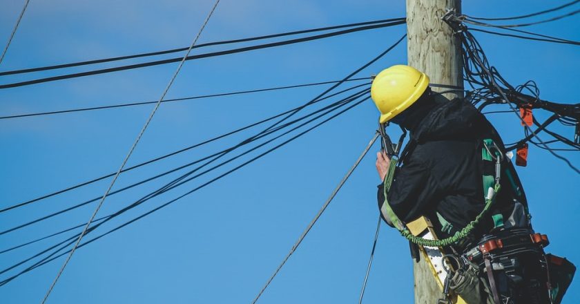 Întreruperi de curent în săptămâna 8-14 mai. Zonele unde tecucenii vor sta fără energie electrică