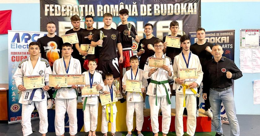 20 de medalii și trofee obținute la probele de Kickboxing, Knockdown, Newaza și Full Budokai pentru sportivii de la VipGuard   Tecuci