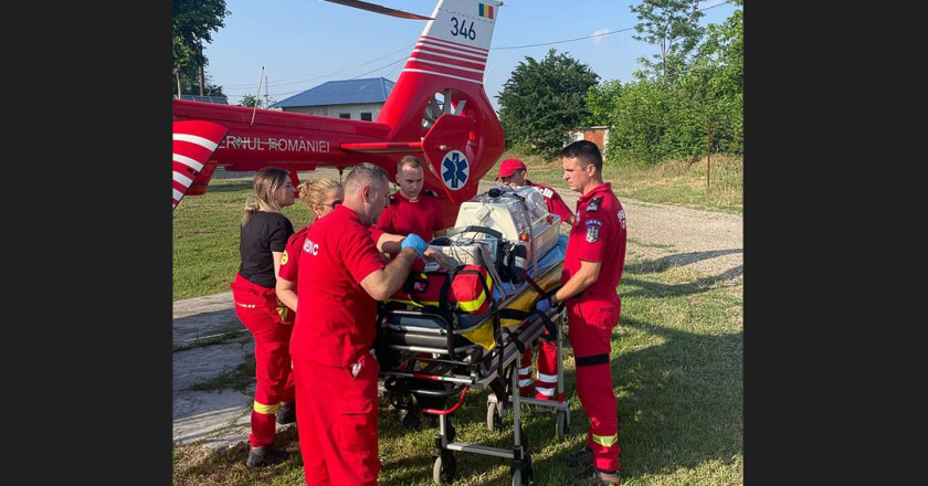 Bebeluș de 25 de zile, preluat de la Tecuci și transportat la Galați. A fost diagnosticat cu insuficiență respiratorie acută, în urma unei intoxicații cu nitriți.