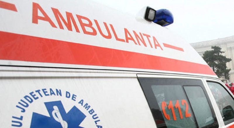 Accident lângă Drăgușeni. O femeie s-a răsturnat cu mașina. A ajuns la spital