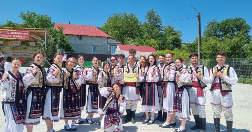 Grupul folcloric „Altița” a fost premiat în cadrul Festivalului ,,Flori de tei”