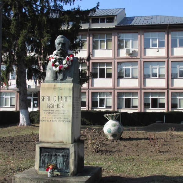 Două calificări naționale și o mențiune pentru elevii CNSH la concursul „Tinere Condeie”