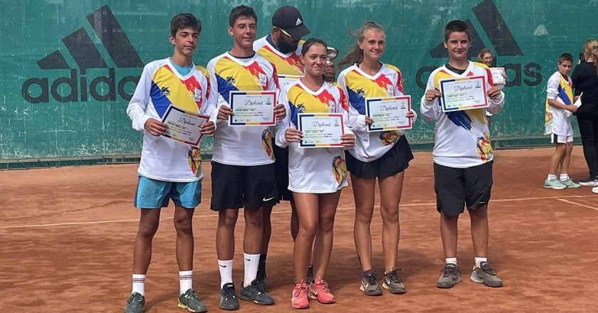 Jucătorul de tenis din Tecuci, Rareș Rugină a obținut medalii importante la București