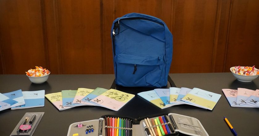 Copiii din Tecuci au primit sprijinul bisericii la începutul anului școlar
