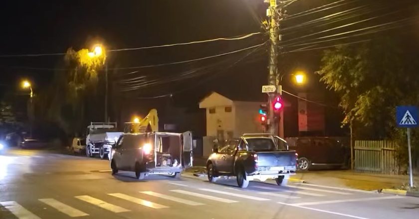 VIDEO. O stradă proaspăt reasfaltată, a fost spartă pentru lucrări