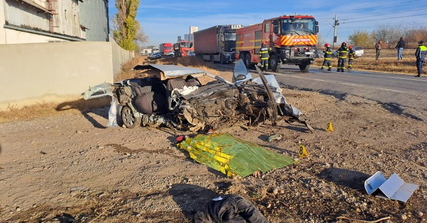 Accident grav pe DN25, la Independența. 3 persoane au murit, iar alte 8 au fost rănite
