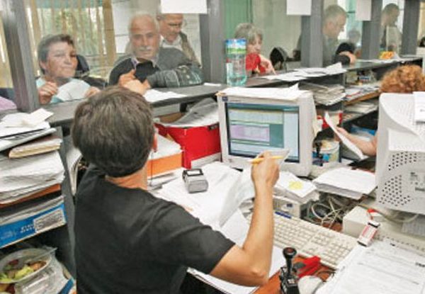 Opt locuri de muncă disponibile la Tecuci și Matca