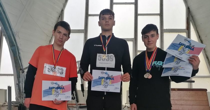 Locul I la aruncări. Sportivii antrenați de prof. Mihuleac au obținut premii importante