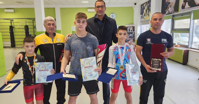 Campionii Municipiului Tecuci au fost premiați de către Prefectul județului Galați