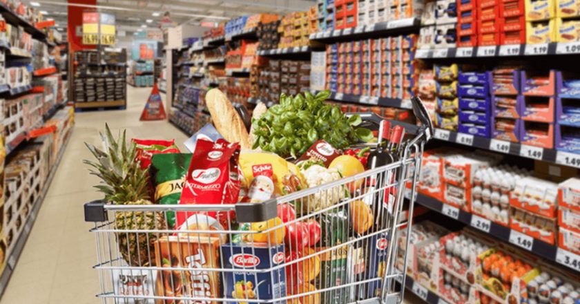 Programul supermarketurilor în perioada Crăciunului