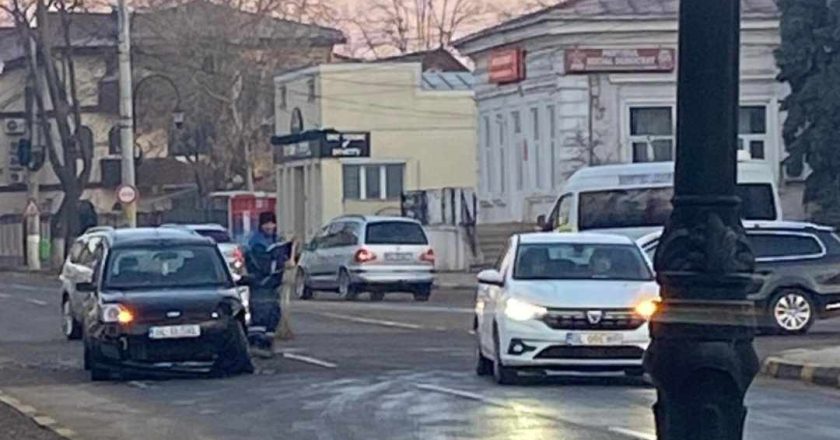 Accident în centrul orașului. Fetiță de 6 ani rănită