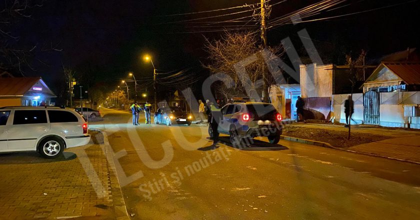 FOTO.  Accident în Nicolae Bălcescu. O bătrânică  a fost lovită de un șofer drogat