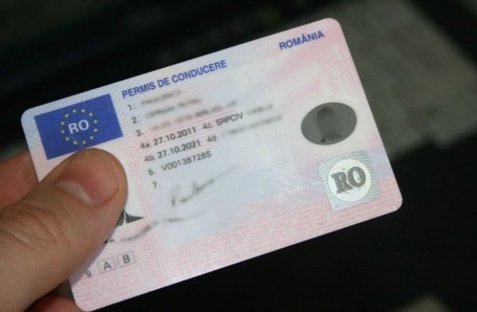 Un “permis de Tecuci” pierdut în urmă cu 5 ani a fost găsit și redat tecucenilor de fostul Prefect
