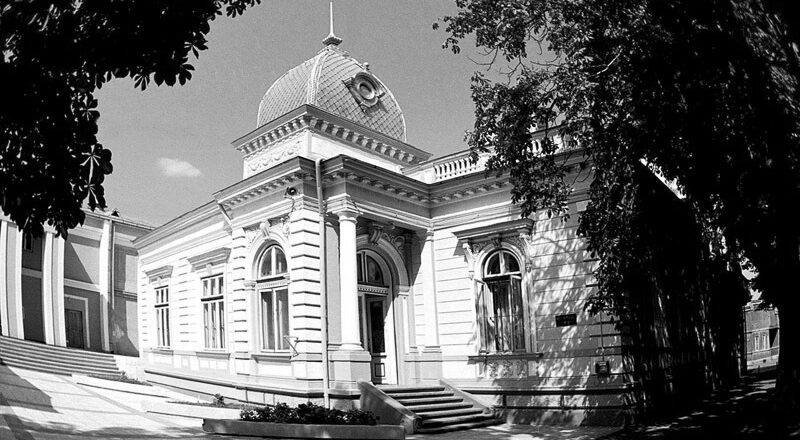 Biblioteca „Ștefan Petică” va fi desființată