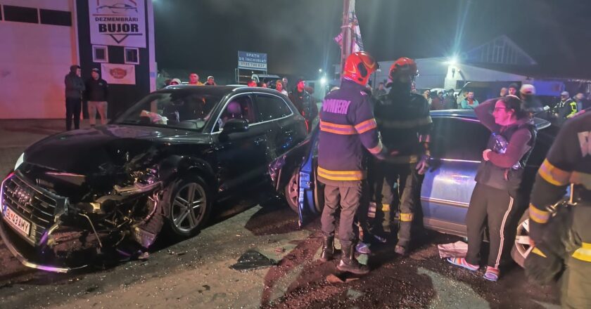 Accident cu victime la Barcea. Două masini mici si un TIR au fost implicate