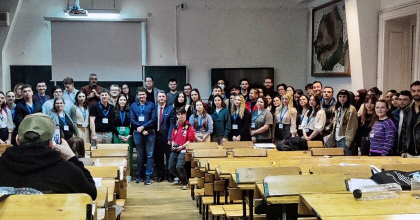 Peste 100 de studenți, participanți la Simpozionului Național al Studenţilor Geografi