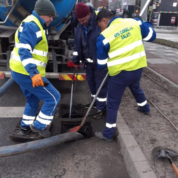 Lucrări anuale de curățare realizate de APĂ CANAL S.A Galați