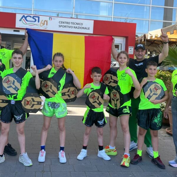 Aur pentru România la Roma: sportivii „Spartanilor Tecuceni” au dominat Campionatul European de K1 și Kickboxing