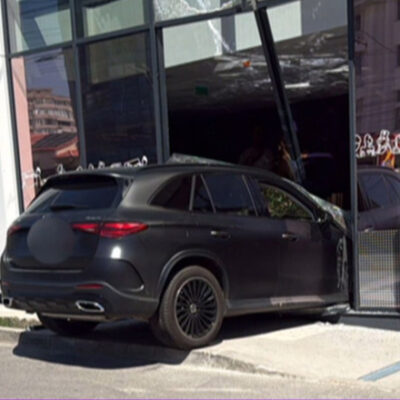 VIDEO: Soția unui cunoscut liberal „a spart” sucursala unei bănci