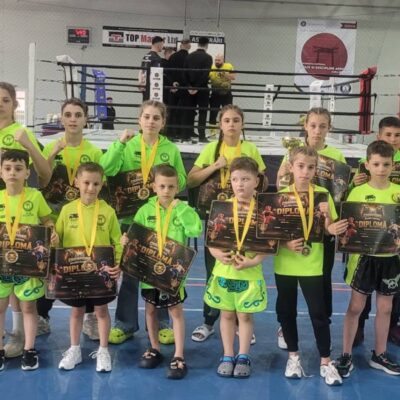 Performanță remarcabilă pentru clubul „Spartanii Tecuceni” la competiția națională de kickboxing K1 desfășurată la Iași.