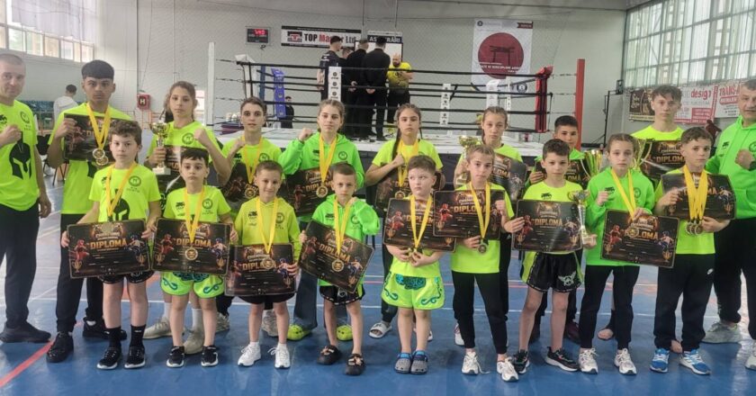 Performanță remarcabilă pentru clubul „Spartanii Tecuceni” la competiția națională de kickboxing K1 desfășurată la Iași.