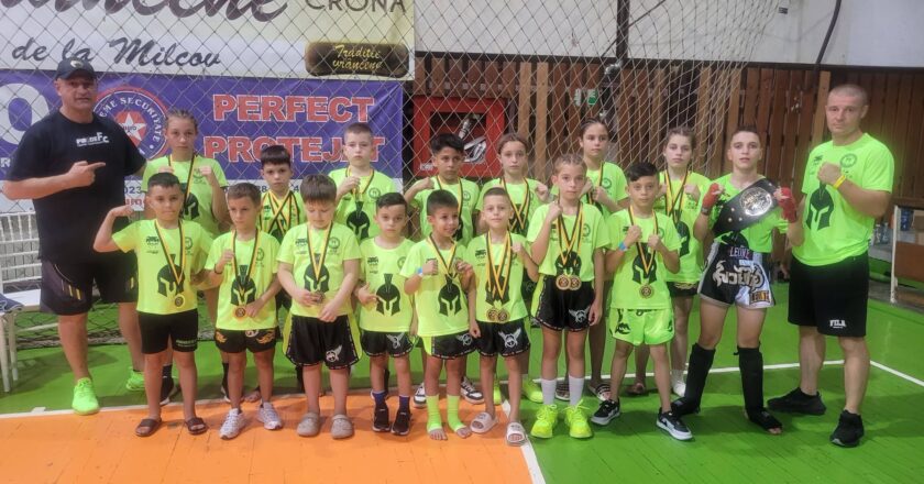Performanță remarcabilă pentru „Spartanii Tecuceni” la Arena X Fighter: două centuri de campion și 19 medalii de aur